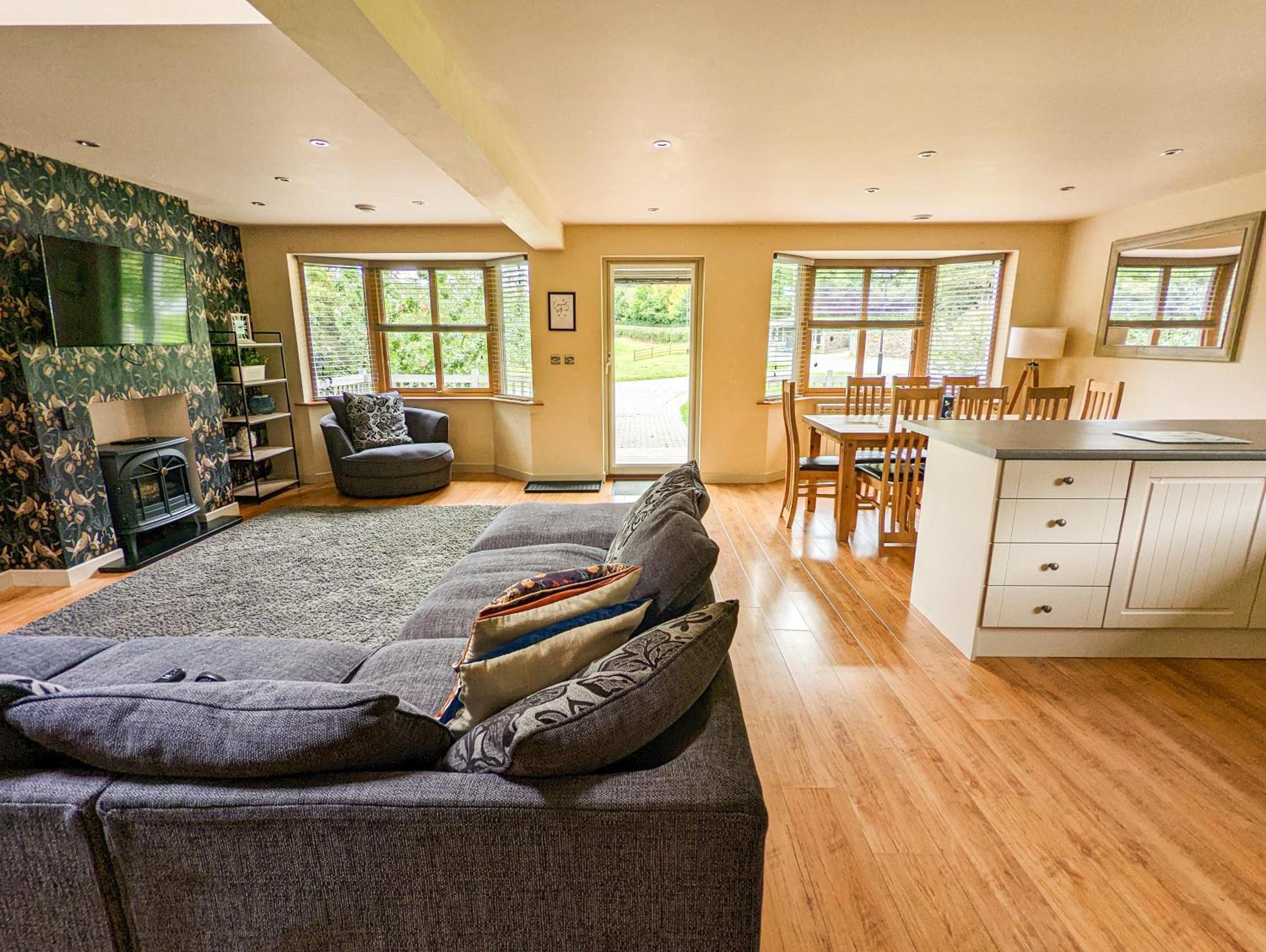 Elm Escapes Villa Knighton  Luaran gambar