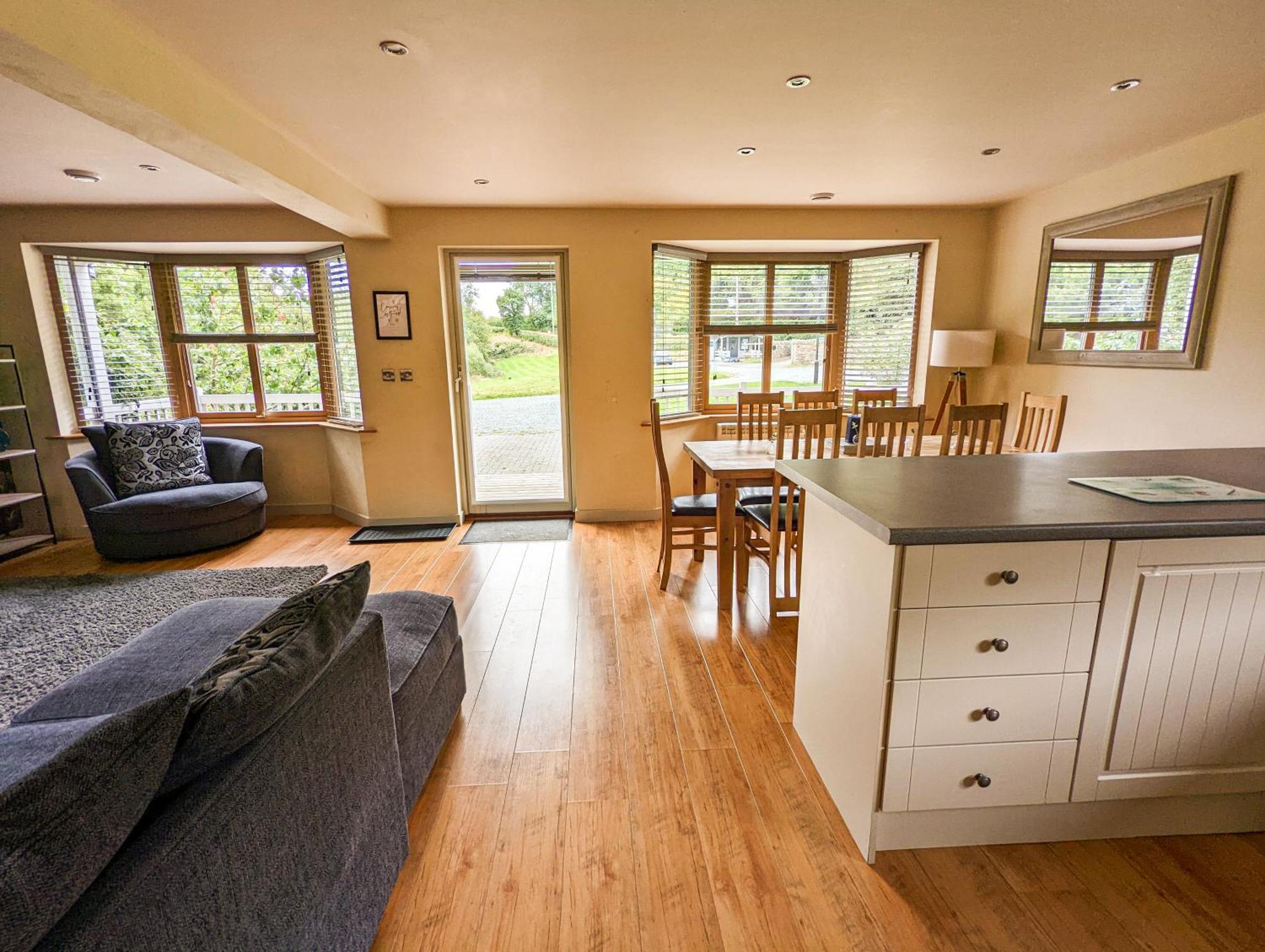 Elm Escapes Villa Knighton  Luaran gambar